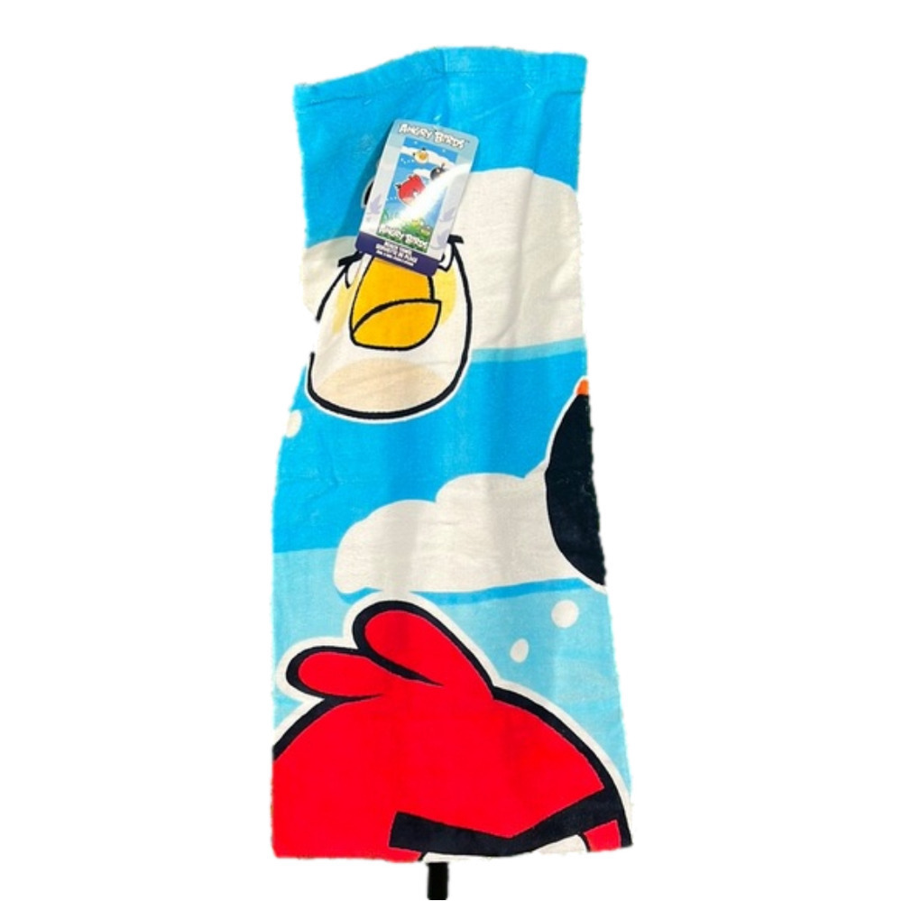 💫 37. NWT angry birds Beach Towel 26 x 58 inches - third birds in sky and pigs
